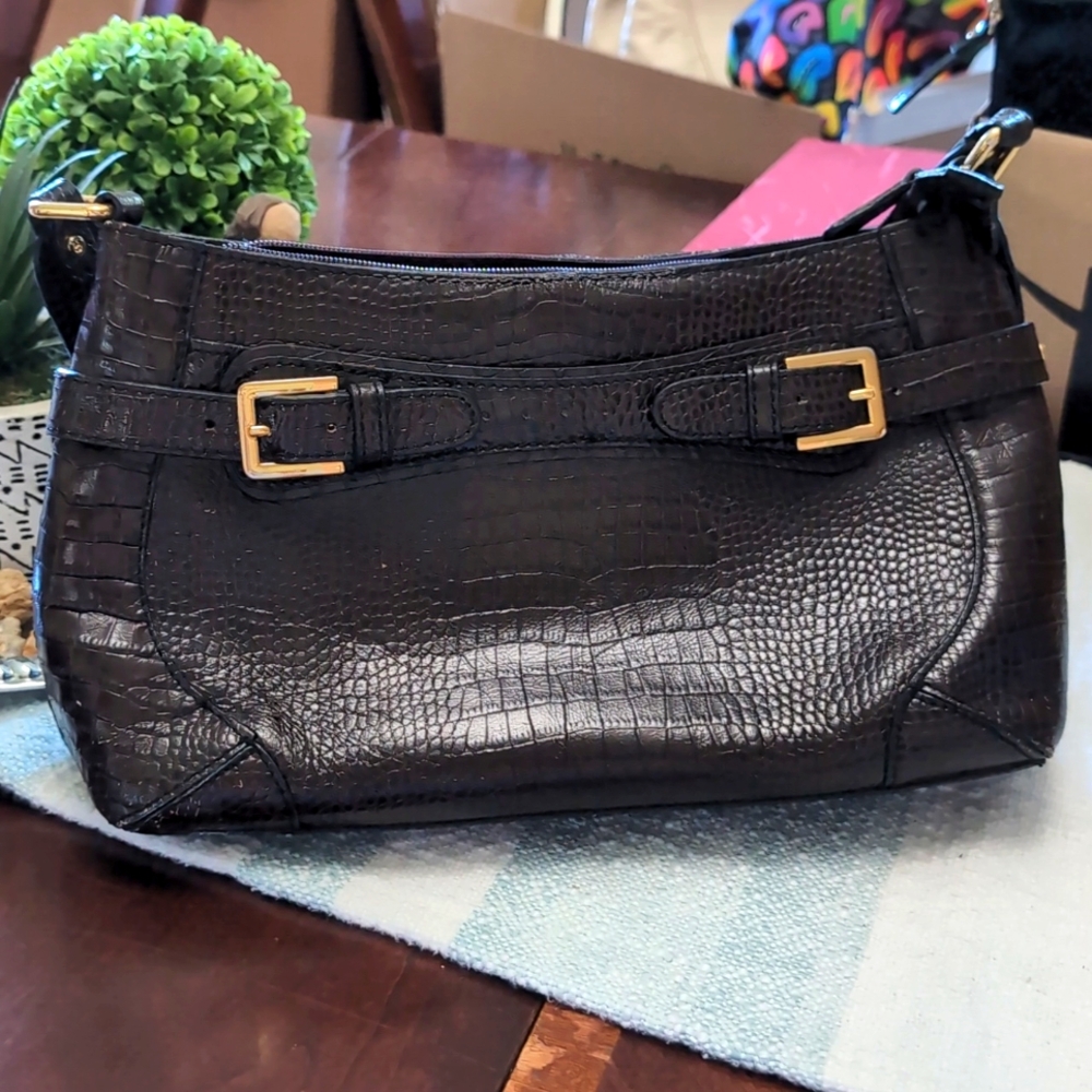 Etienne Aigner shoulder bag Cute purse!